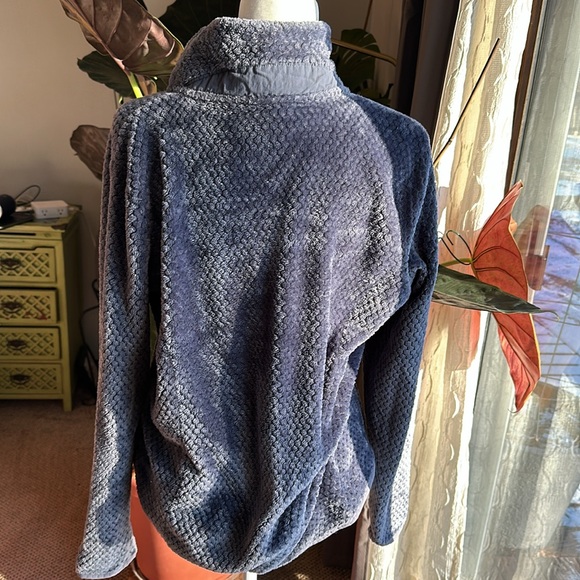 Eddie Bauer women’s medium super fuzzy pullover - Picture 3 of 5